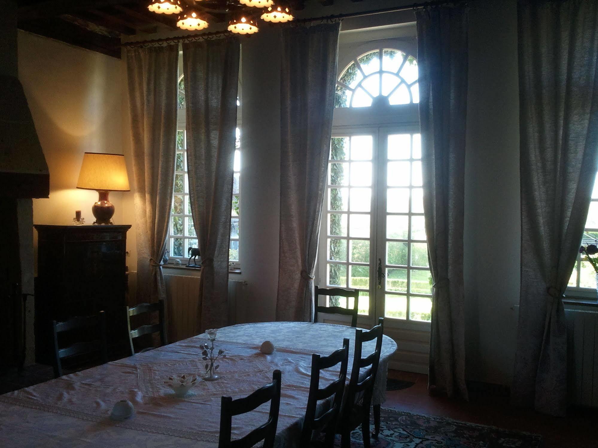 Manoir Du Lieu Rocher Hotel Saint-Pierre-Sur-Dives Buitenkant foto